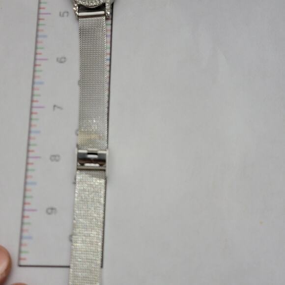 Disney MK900104TRD Womens Wristwatch Silver Case 23mm White Dial Mesh Band